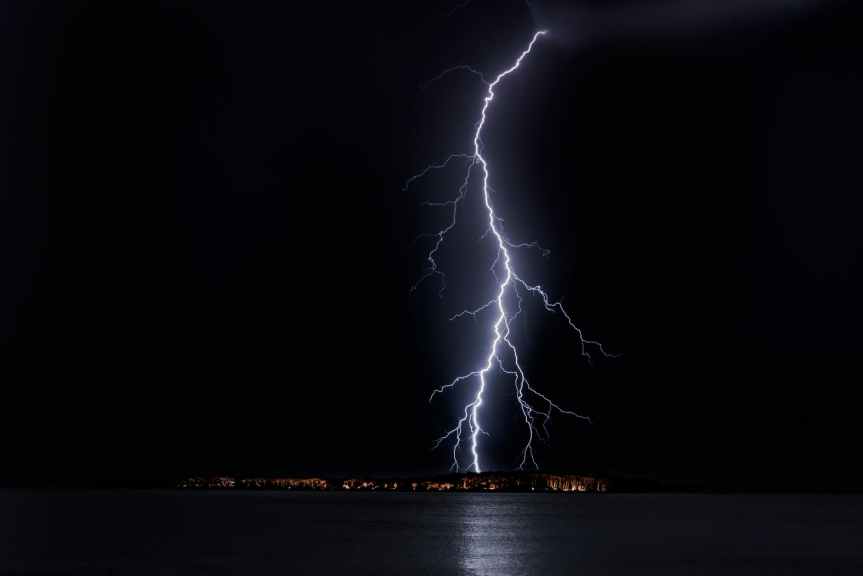 What are Causes of Lightening&nbsp;Strikes?