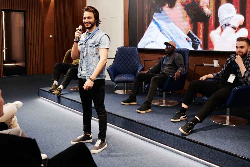 TIPS TO MAKE YOUR SPEECH&nbsp;FUNNY