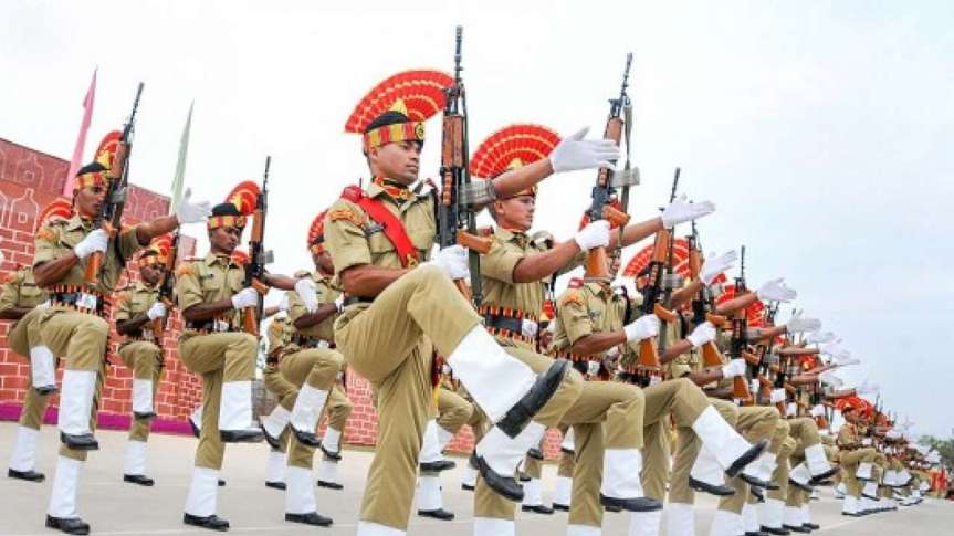 PM greets BSF personnel on BSF’s Raising&nbsp;Day