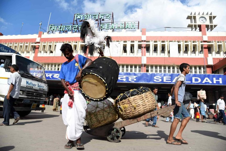 Dhakis of West Bengal: Where They Come From and Where They&nbsp;Go