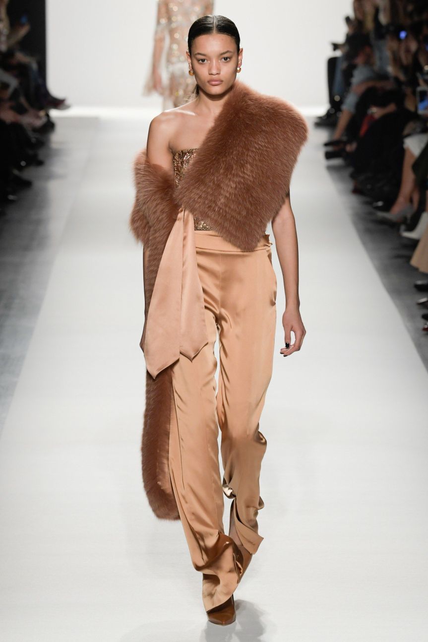 Contemporary Fashion: The Minimalist’s Coverbook